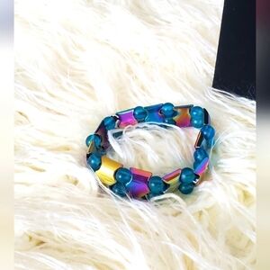 Irridescent Blue Bead crested Bracelet 🌴